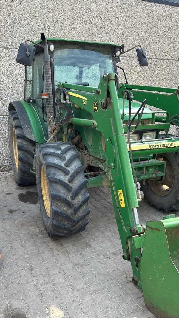 John Deere 5820 con Caricatore Frontale Usato - 7.331 Ore di Lavoro