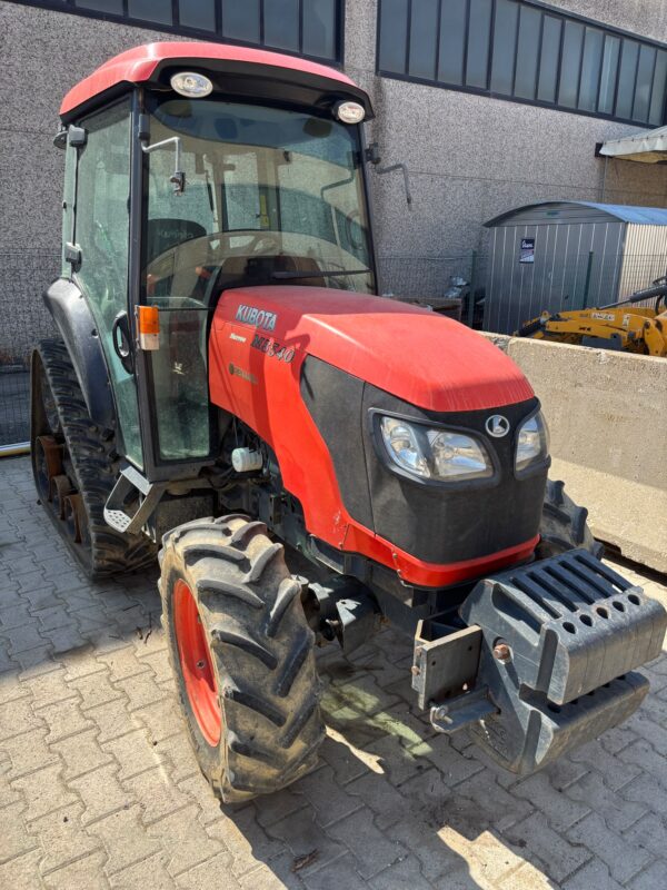 Kubota M8540 Power Crawler usato 4.800 ore di lavoro – vista frontale tre quarti