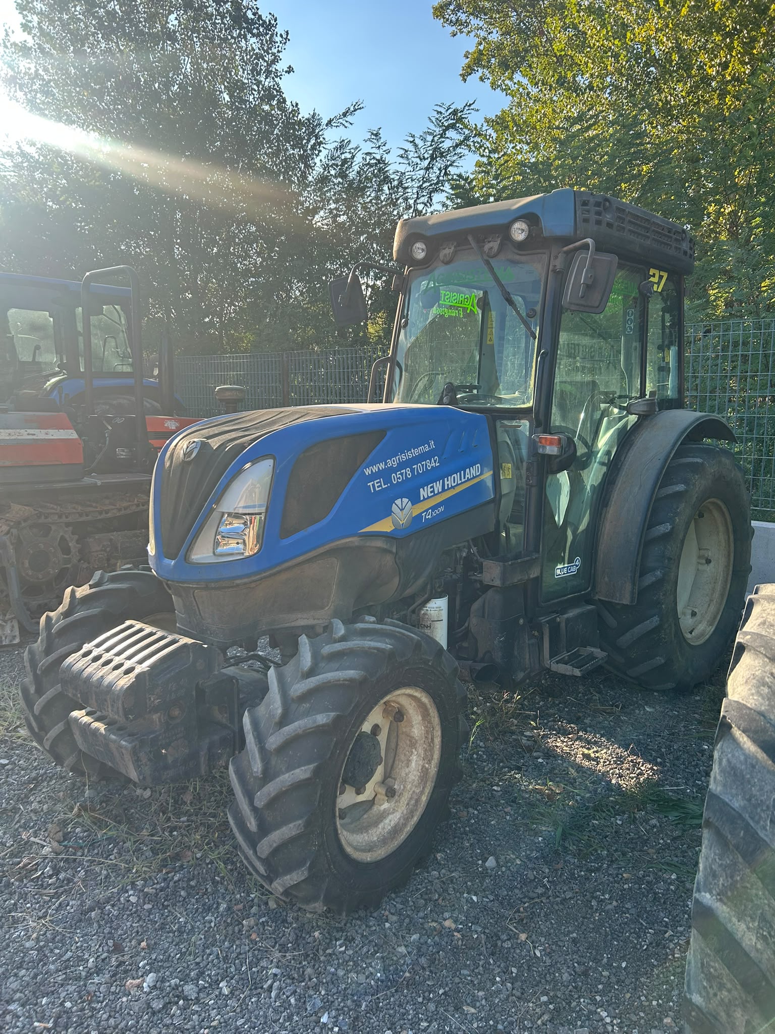 Trattore Usato New Holland T4 100N – Anno 2018 Trattore Usato New Holland T4 100N – Anno 2018